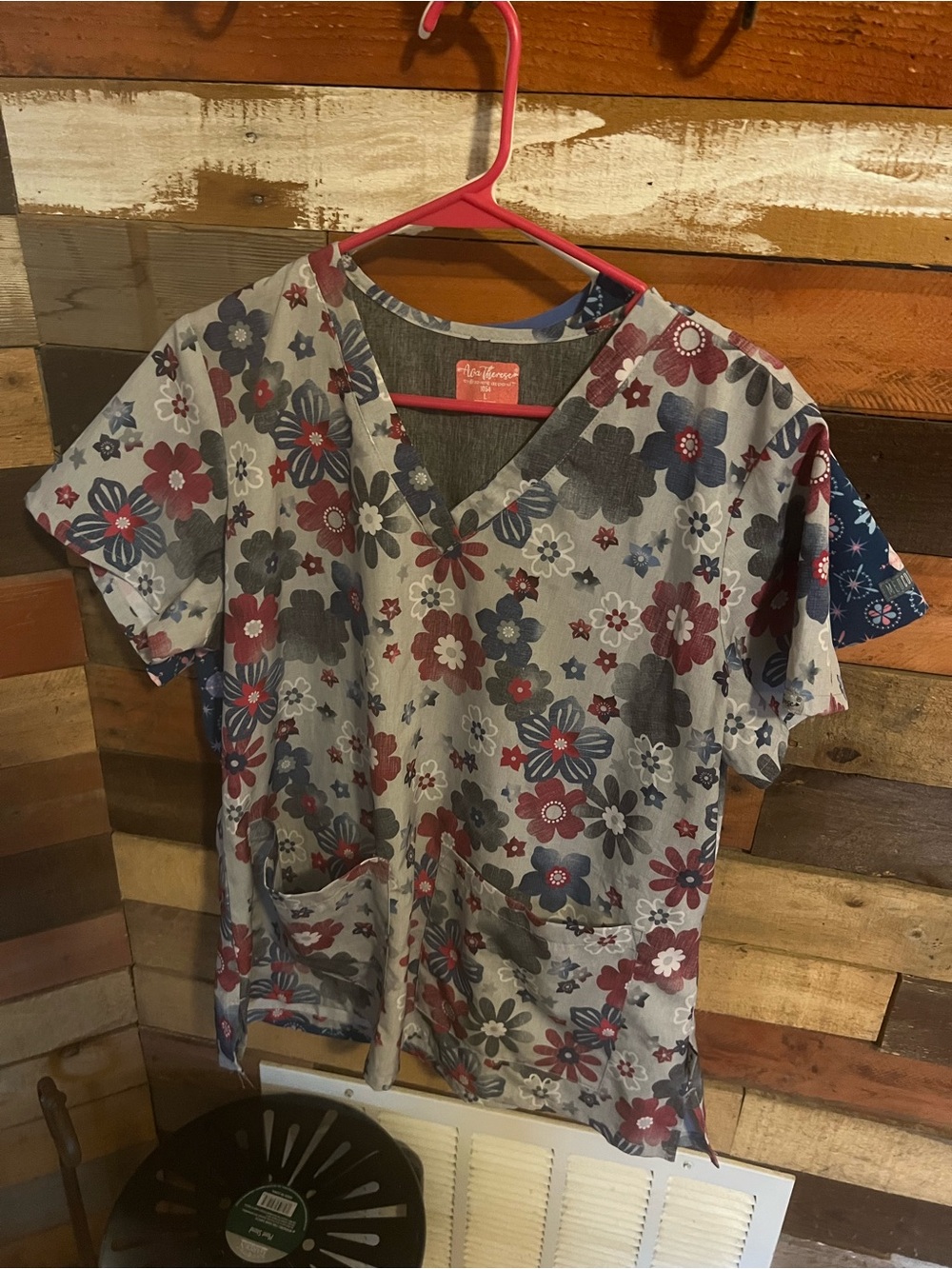 Floral V-Neck Women’s Large Scrub Top - Redish & Blue Floral